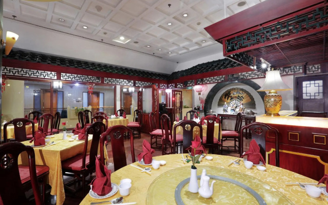 Grand Candi Hotel