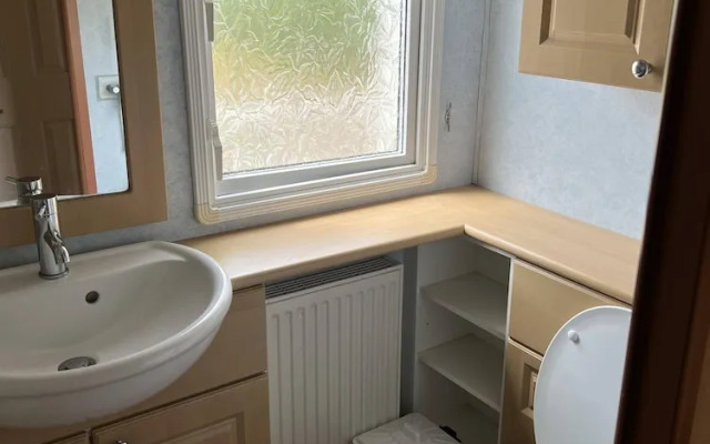 2 Bedroom Caravan at Heacham Beach With Decking