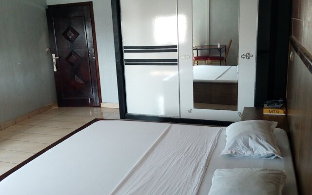 Chic Hotel