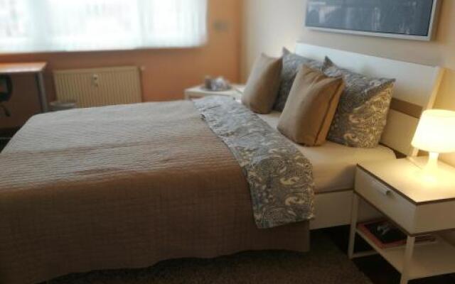 SCHöNE 2-ZIMMER-PARTERRE WOHNUNG WF