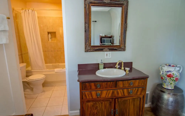 Old Yacht Club Inn Vacation Rentals