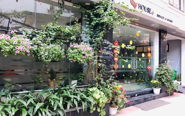 V House 6 Serviced Apartment