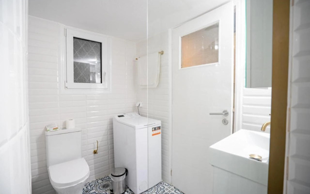 Panormou metro station 1 bedroom 2 persons flat