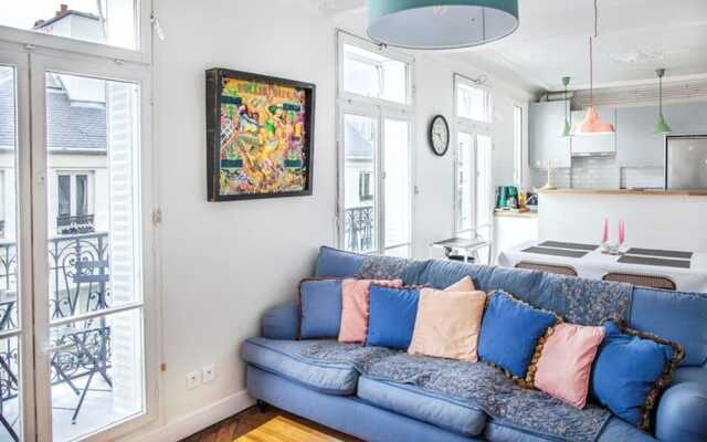 Charming Apartment With Balcony - 5 min Republique
