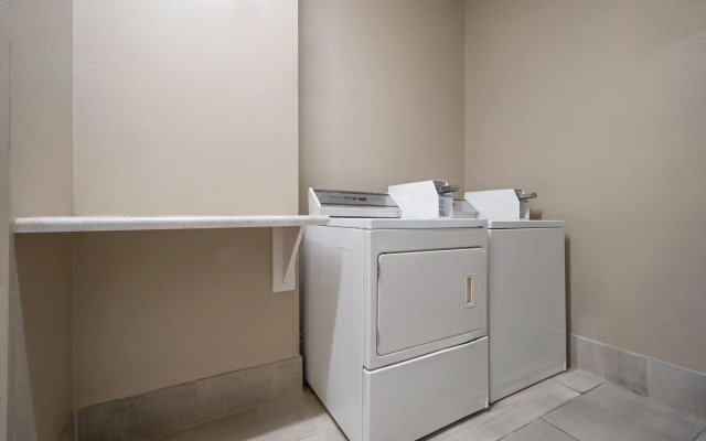 La Quinta Inn & Suites by Wyndham Atlanta Stockbridge