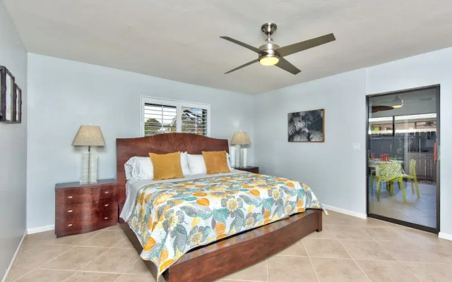 Milano Vacation Rental: Newly Renovated 3-BR Home with Private Pool, Hot Tub, and Pet-Friendly Front Yard. Minutes from Vanderbilt Beach