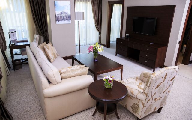 Grand Aras Hotel & Suites