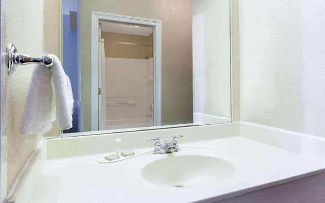 Super 8 by Wyndham Jackson/Ridgeland