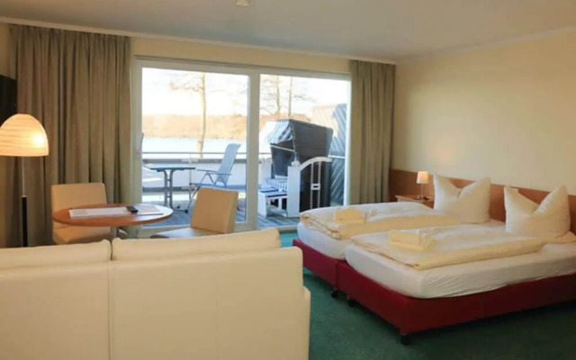Strandhotel & Restaurant Mirow