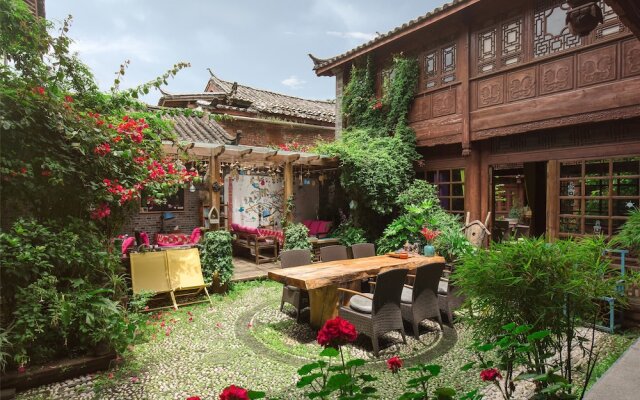 Blossom Hill Inn Lijiang