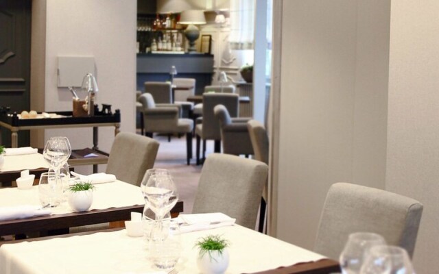 Hostellerie De La Riviere