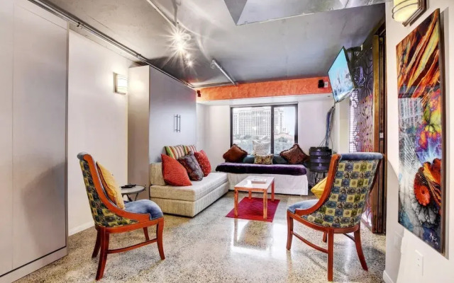 LVStripHouse Condos Sleeps up to 14