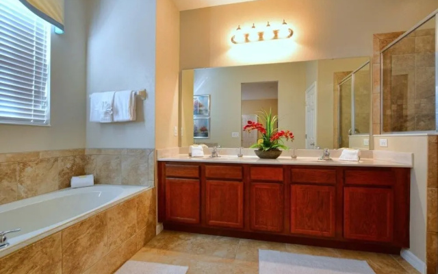 Veranda Palms- 5 Bedroom Pool Home- 1702VP