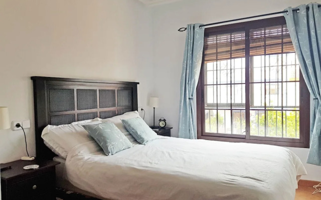 Three Double Bedroom Townhouse in Lovely Village