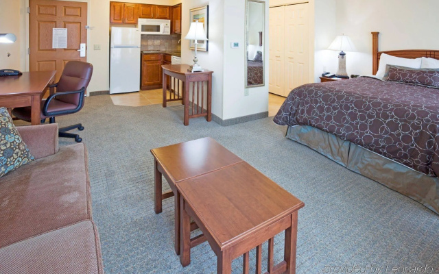 Staybridge Suites Milwaukee West-Oconomowoc by IHG