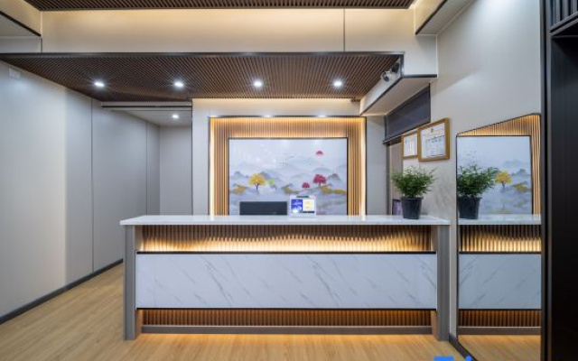 Minghui Hotel (Guilin City Center Liangjiang Sihu Branch)