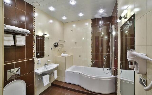 Heliopark Cruise Hotel