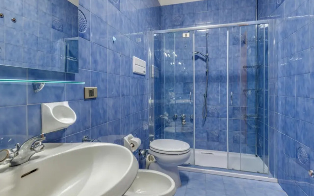 Comfortable Apartment in Garda With Swimming Pool