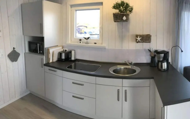 Houseboat Comfortable Vacation Home