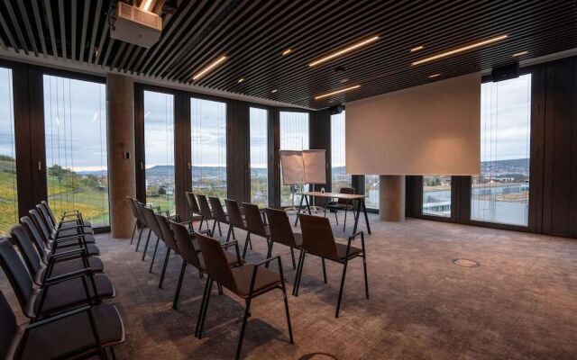 Radisson Blu Hotel At Porsche Design Tower Stuttgart