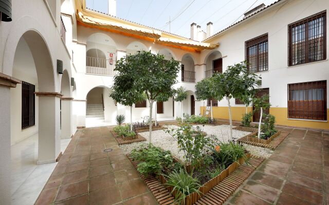 Apartamentos Patios De Alcántara