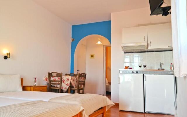 Manolis Studios