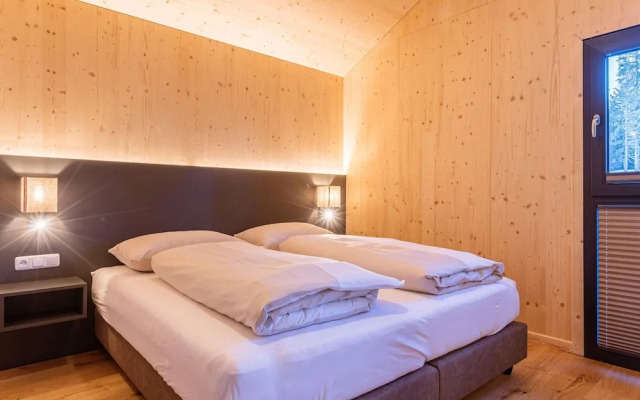 Charming Chalet With hot tub on Balcony