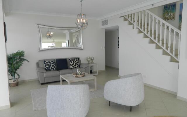 2nd Avenue Beachside Apartments