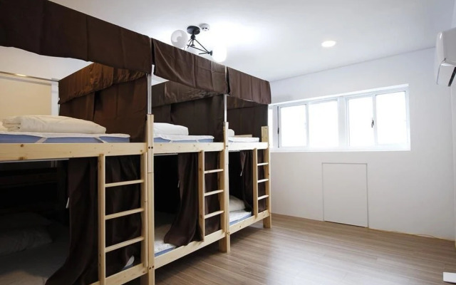 Traveler. Gourmet Hostel