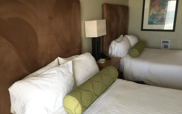 Surfer Beach Hotel
