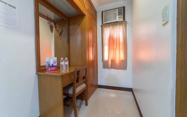 RedDoorz Plus @ Starhomes Olivianville