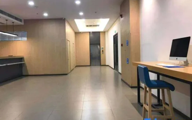 Hanting Hotel (Wuxi Qianzhou Wuzhou International Plaza)