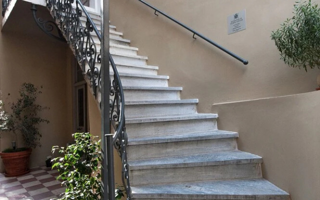 Acropolis TownHouseCo Suites