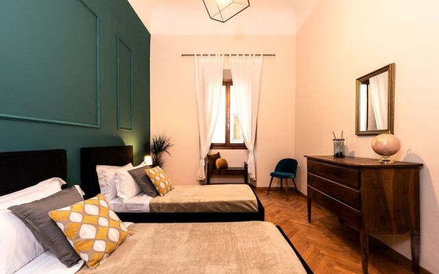 Florentine Palazzo - 4 bedrooms - Historic Center apt