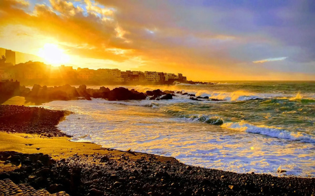 Ocean and Sun Studio Apartment