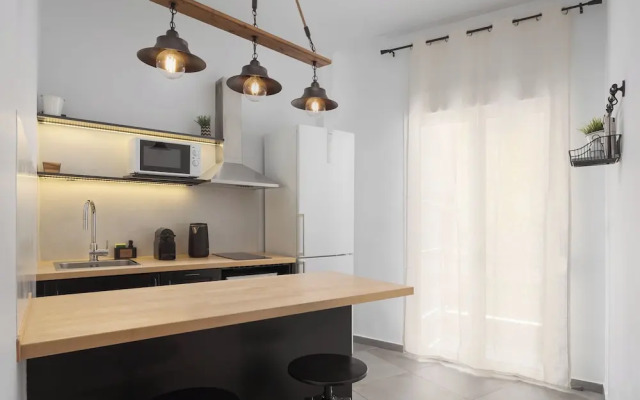 Acropolis Atmospheric Apartment