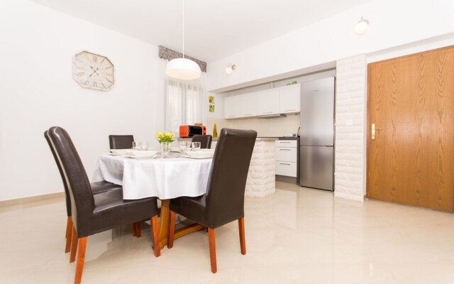 House Ruzmarin