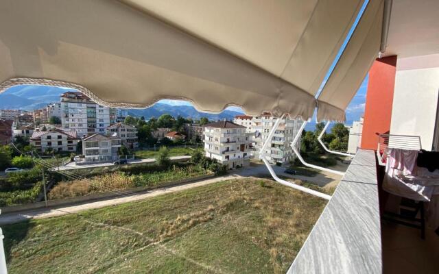 Apartment 4E near the lake