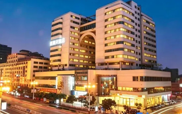 Sunday Hotel (Guilin Railway Station) – Outside – Guilin