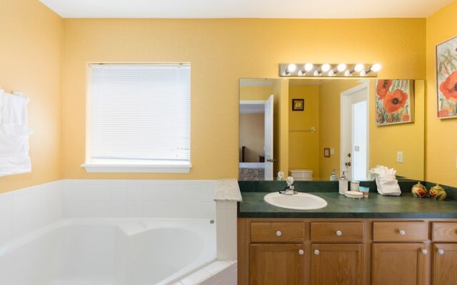 Gorgeous Vacation Home with Pool RT1170