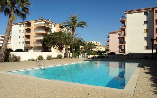 Appartement Sainte-Maxime, 1 pièce, 2 personnes - FR-1-226-420