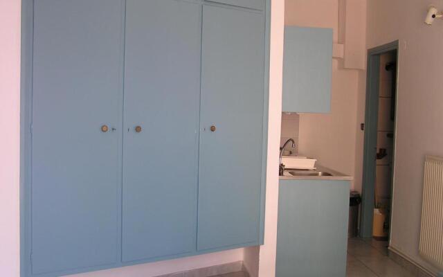 Fouli Studios & Apartments