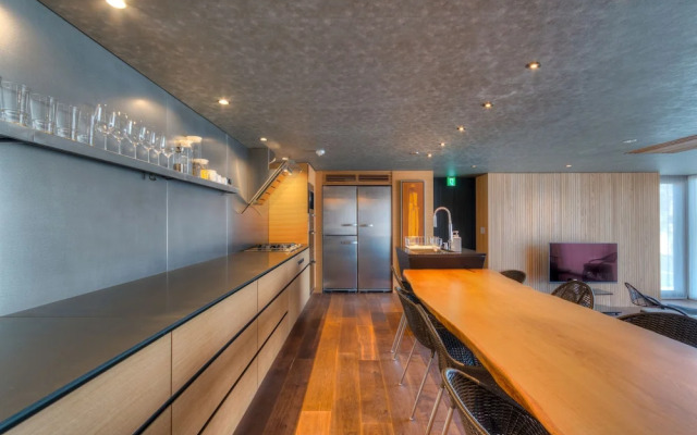 Hideaway on Escarpment by H2 Life