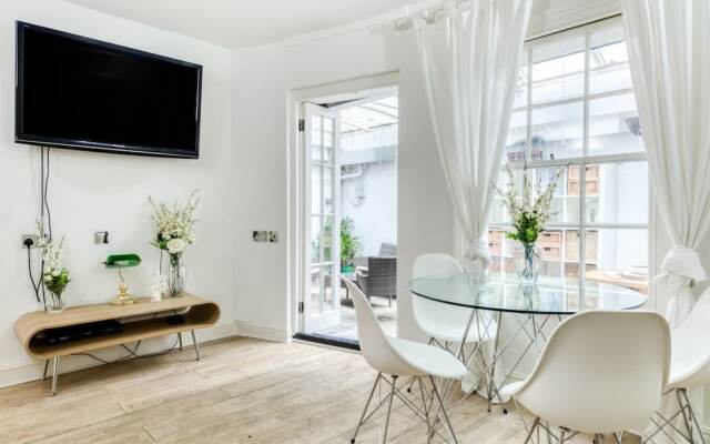 2bed w/ Covered Patio, 5 Mins to Paddington Stn