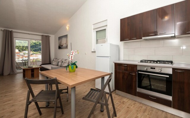 Amazing Apartment in Drvenik With 1 Bedrooms and Wifi