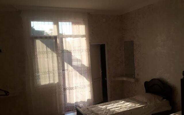 Otos House