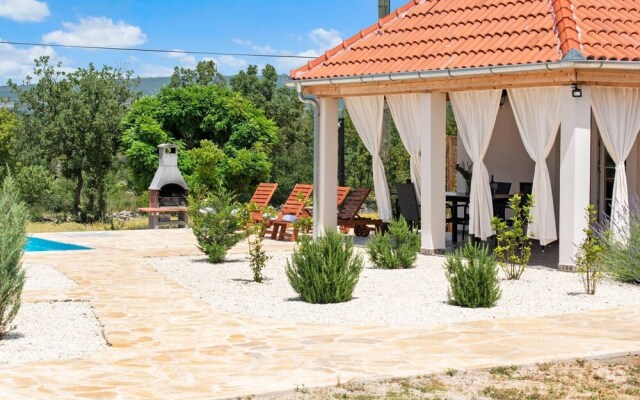 Charming House With Pool 10 Min From Sibenik