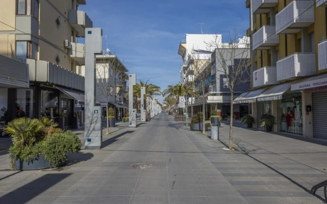 Lignano Sabbiadoro Flat with Garage