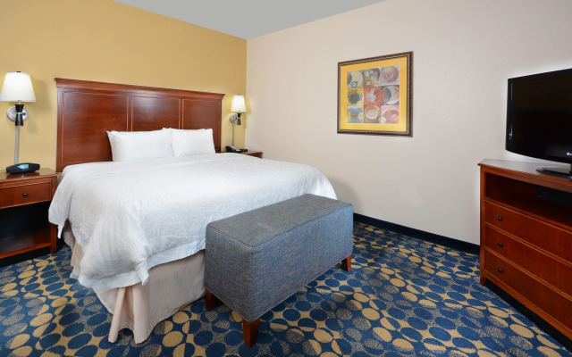 Hampton Inn & Suites Huntersville