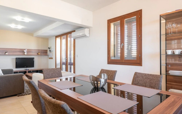 Harbour Views Gozitan Villa + Shared Pool
